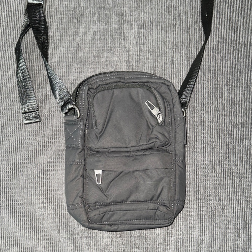 GYMSHARK Olive Crossbody Bag